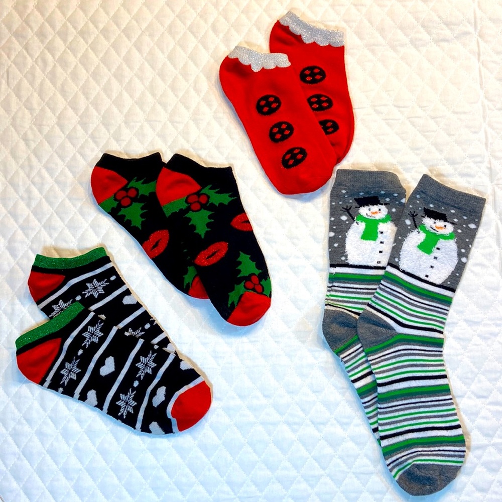 Christmas Holiday-Winter Women’s Socks. 4 Pair.
